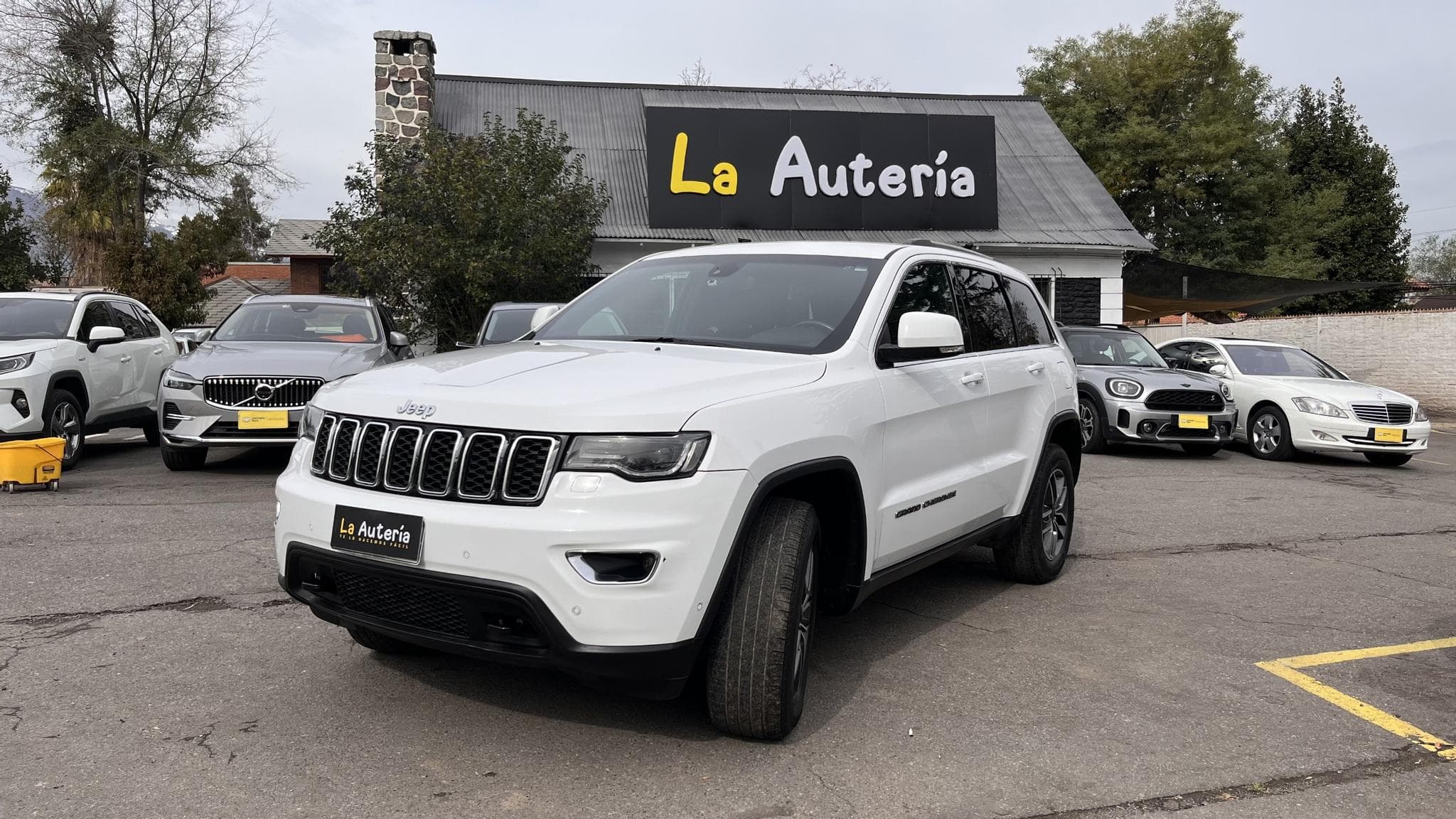 Jeep NEW GRAND CHEROKEE LAREDO 3.6 AUT