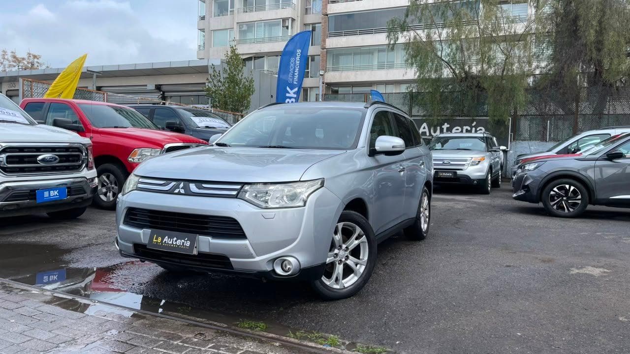 Mitsubishi OUTLANDER